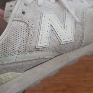 White New Balance 696 Sneakers